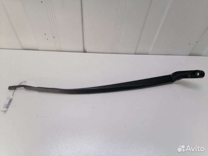 Поводок стеклоочистителя правый Toyota Corolla