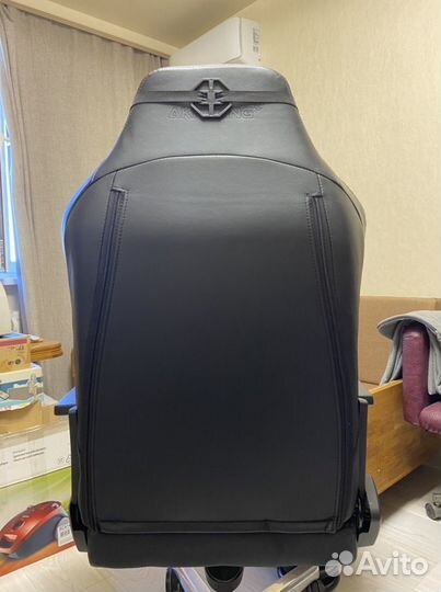 Компьютерное игровое кресло AKRacing Onyx