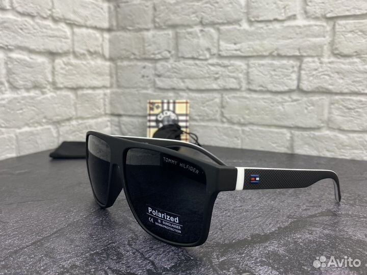 Солнцезащитные очки tommy hilfiger
