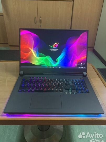 Asus ROG Strix G713QR-HG022T