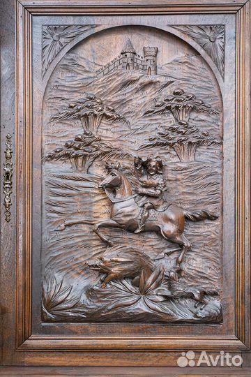 Буфет старинный из массива