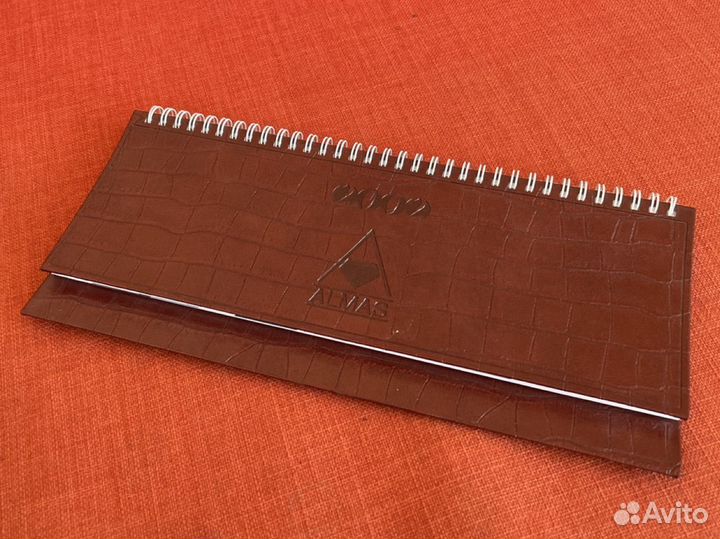 Ежедневник настольный на 2002 год Almas