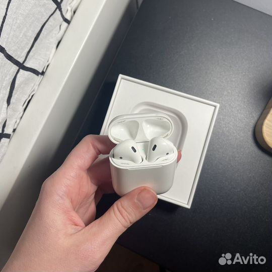 Apple AirPods 2