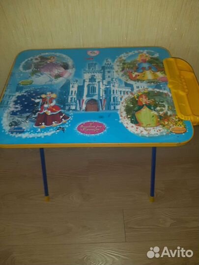 Детский столик