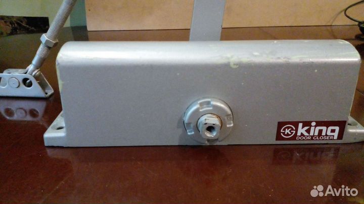 Доводчик дверной