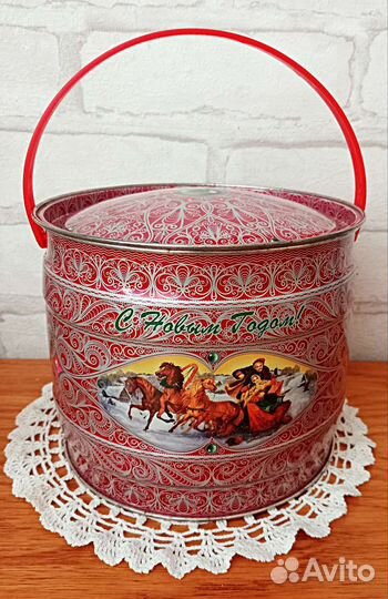 Жестяная банка для новогоднего подарка. Винтаж