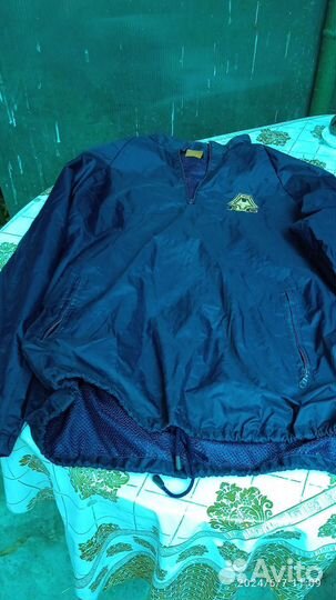 Куртка ветровка