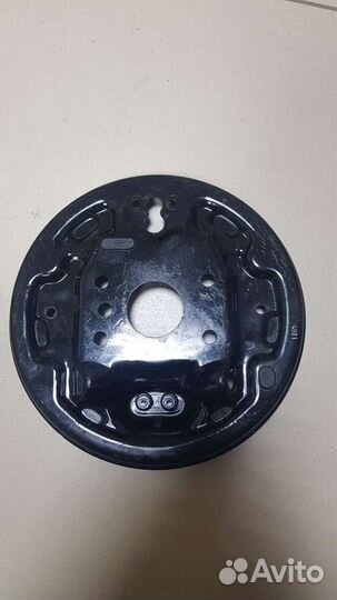 Щиток защитный тормозов зад левый