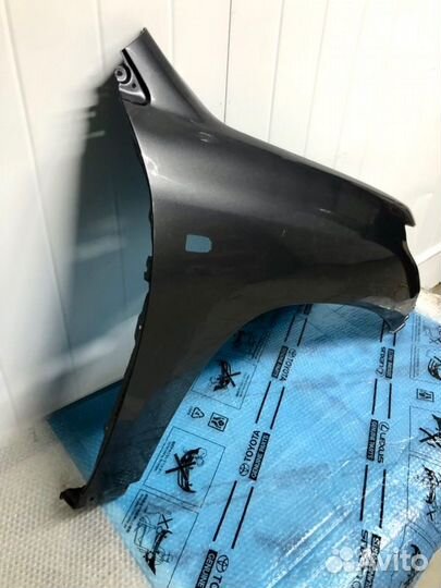 Крыло правое Toyota Lc 200 2008-2012