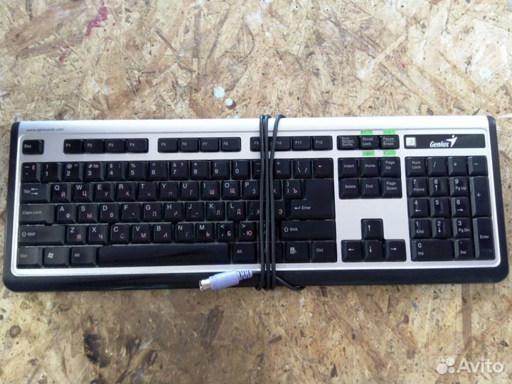 Клавиатура Genius (разъем PS/2)