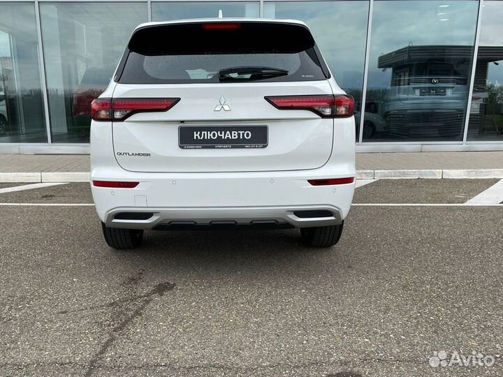 Mitsubishi Outlander 2.5 CVT, 2023