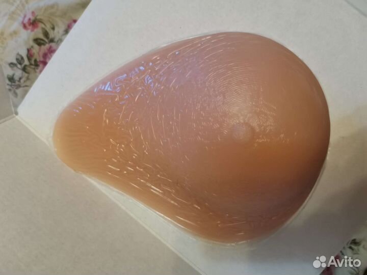 Протез молочной железы