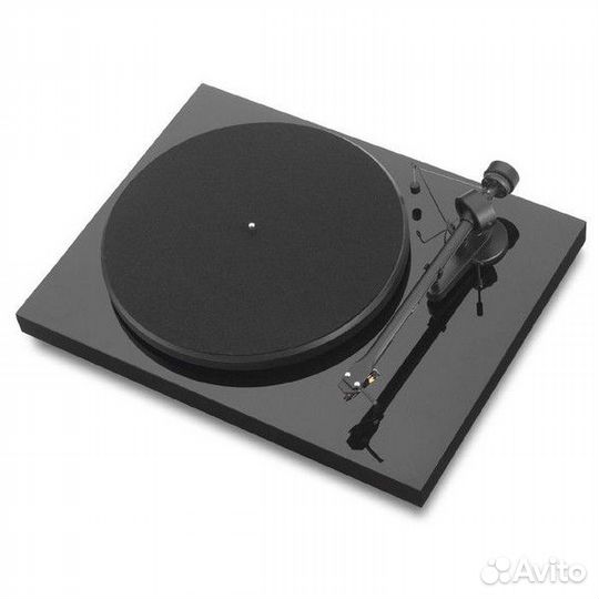 Pro-Ject Debut III Piano Black (OM-5e)