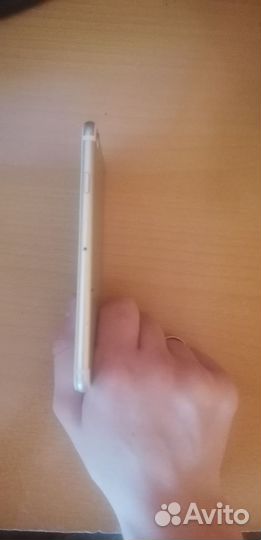 Телефон iPhone 7