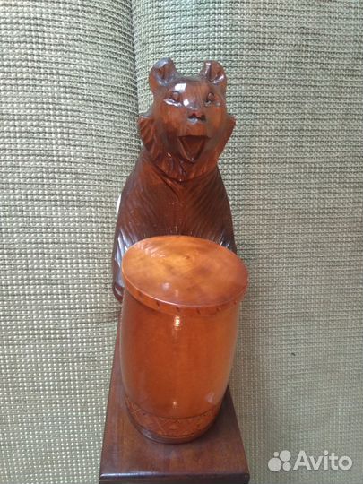 Статуэтка из дерева