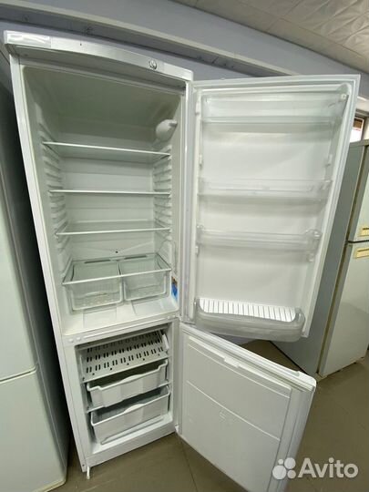 Холодильник б/у Indezit с гарантией