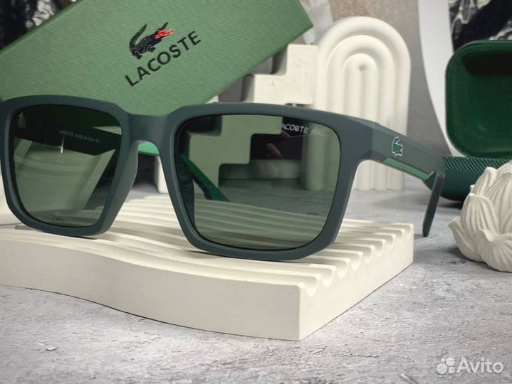 Солнцезащитные очки lacoste