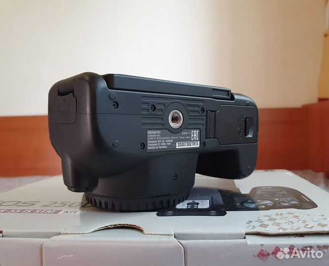 Canon EOS 250D Kit 18-55mm IS STM + допы