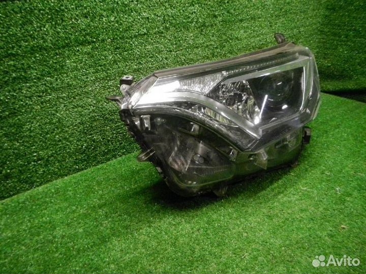 Фара левая Toyota RAV4