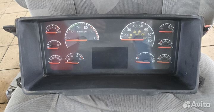 Панель приборов спидометр (10 приборов) volvo VNL 20543464 б/у MPH/KM (20253)