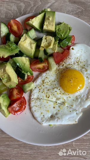 Яйцо куриное домашнее