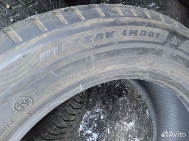 Bridgestone Blizzak LM-001 225/55 R17