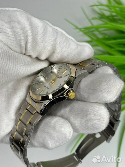 Наручные часы Casio позолоченые