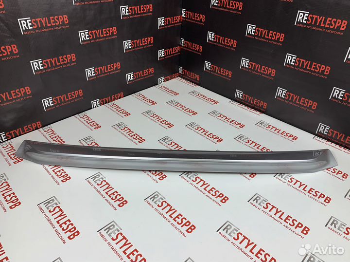 Спойлер средний Toyota Land Cruiser 200