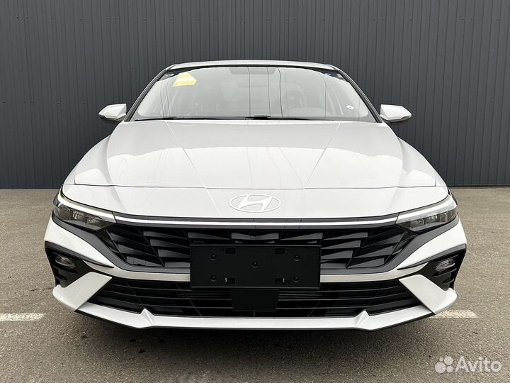 Hyundai Elantra 1.5 CVT, 2023, 60 км