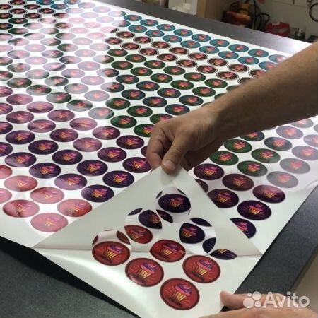 Печать наклеек Печать на ленте