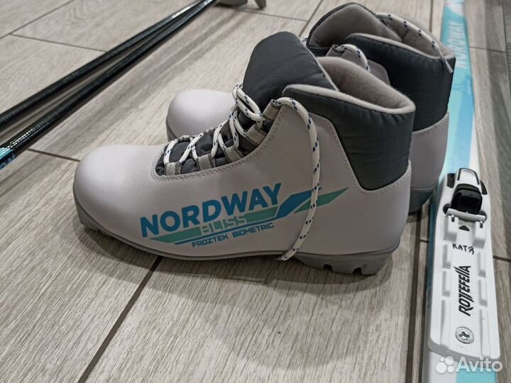Лыжи беговые и ботинки 40