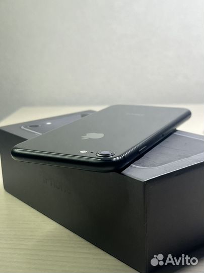 iPhone 8, 256 ГБ