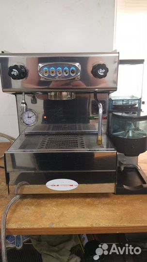 Кофемашина рожковая профессиональная Lumar