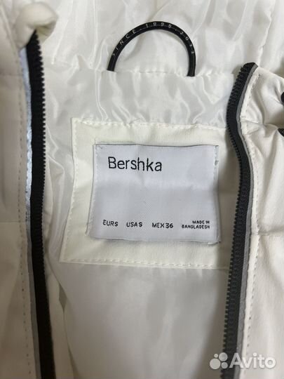 Куртка Bershka (белая) размер S