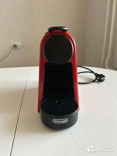 Капсульная кофемашина delonghi