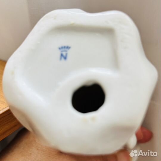 Винтажная статуэтка. Фарфор Capodimonte. Италия