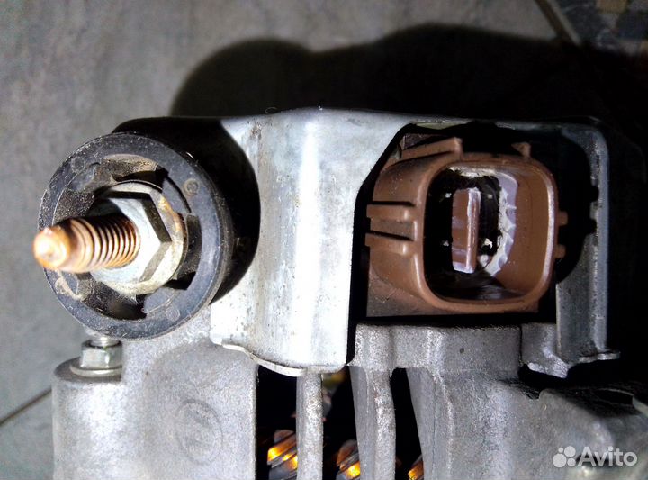 Генератор toyota wish awensis