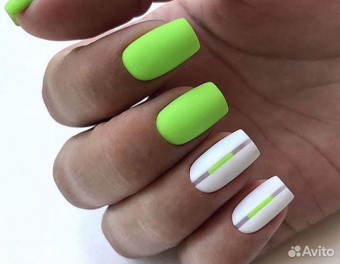 Маникюр с покрытием в салоне