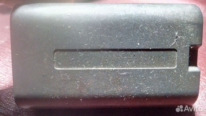 Зарядно устройство и Батарейка от видеокамеры