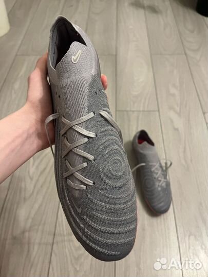 Футбольные бутсы nike