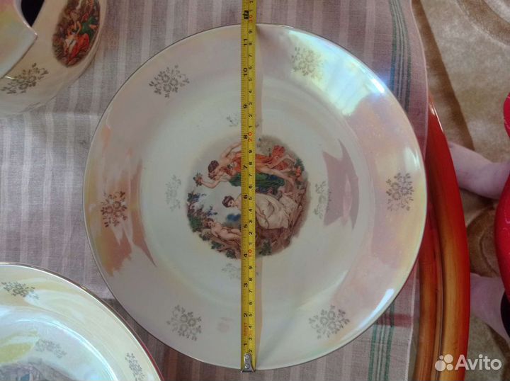 Супница и два больших блюда. Мадонна гдр