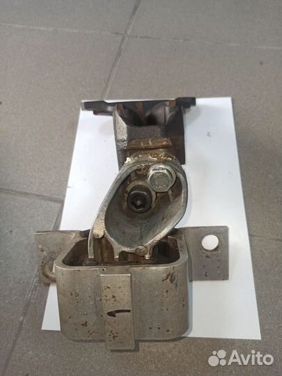 Подушка двигателя правая LADA x-ray с кронштейном