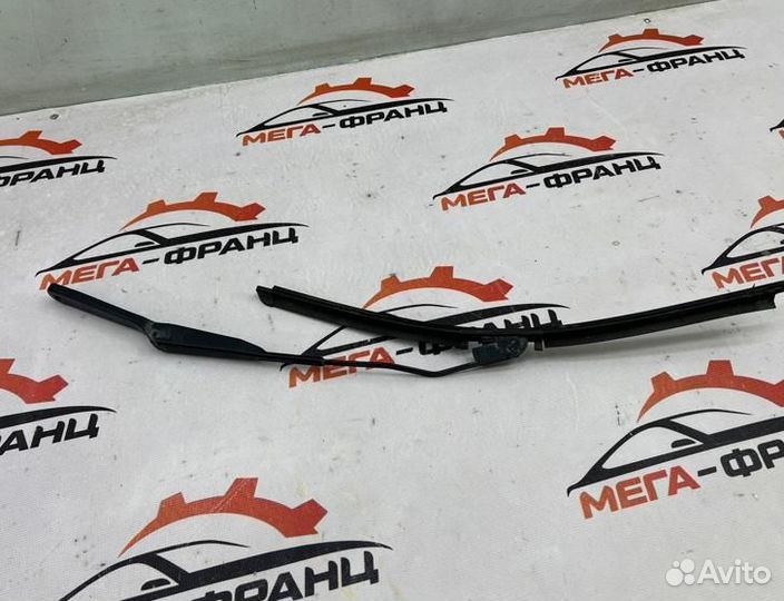 Дворник лобового стекла левый Peugeot Partner
