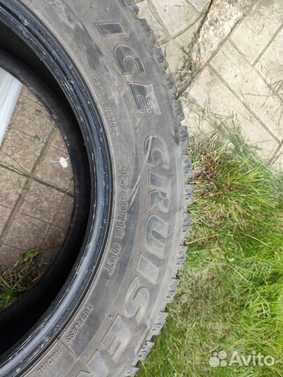 Bridgestone Ice Cruiser 7000 215/60 R16 T