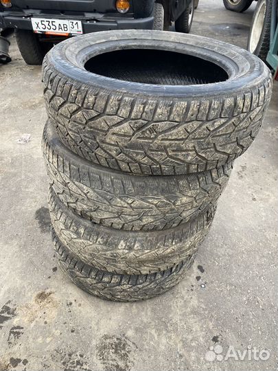 Tigar SUV Ice 215/60 R17