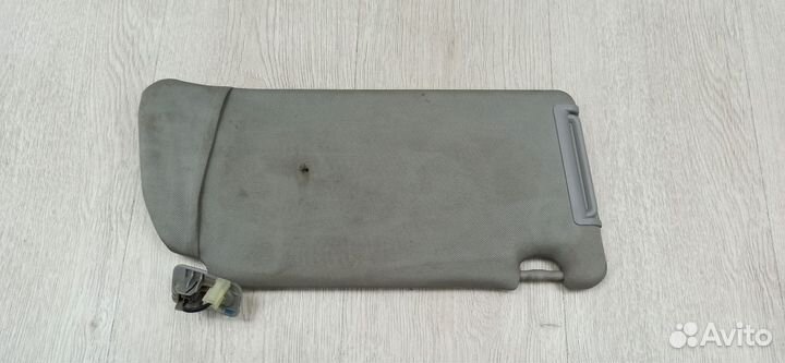 Козырек солнцезащитный Nissan pathfinder R51 Лев