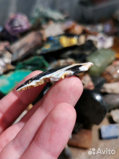 Агат Моховой, кабошон с диким краем