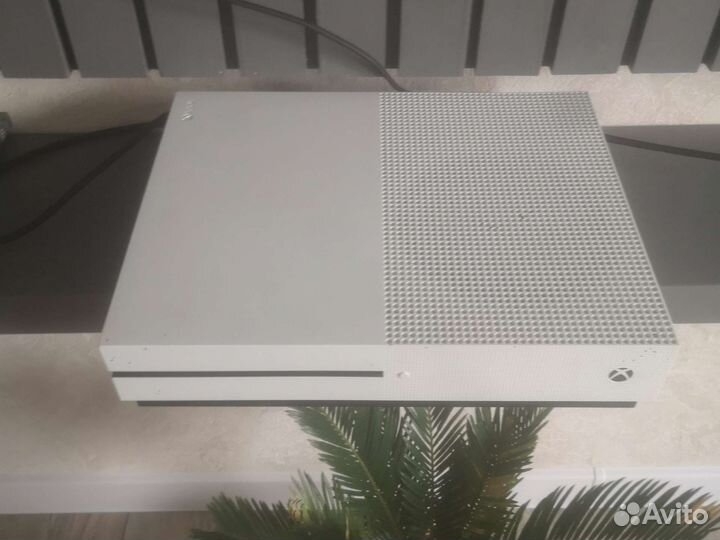 Xbox One s 1tb с играми