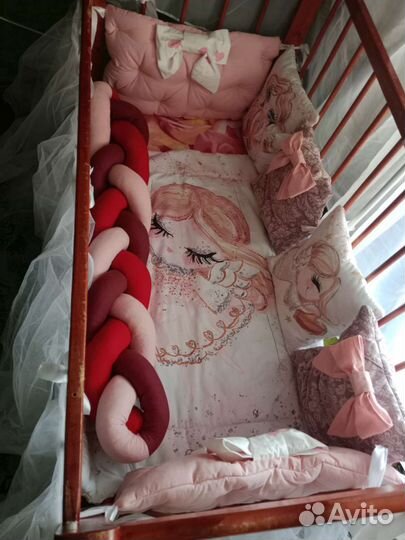 Комплект:бортики в кроватку+одеяло+простынь(новые)