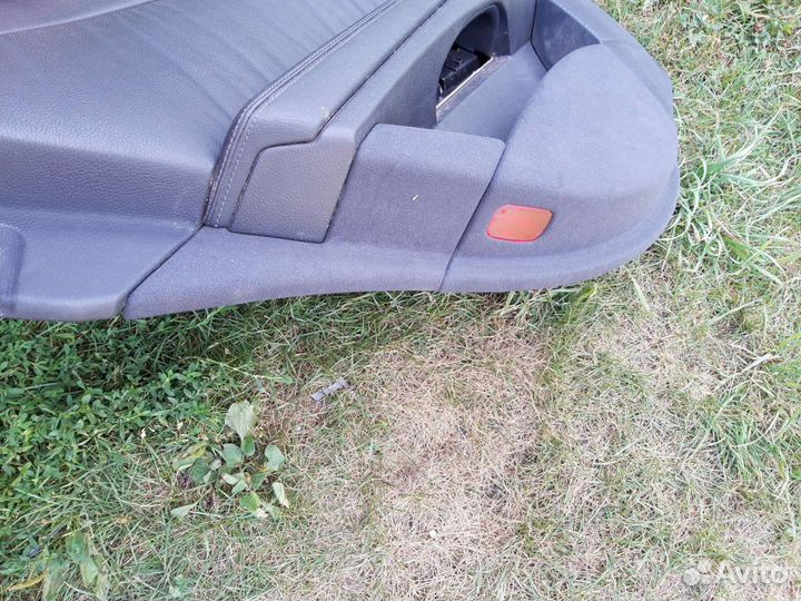 Обшивка задняя левая Mercedes W211